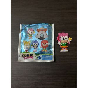 Sonic the Hedgehog 35th Anniversary Series 5 Figural Magnet - Amy
